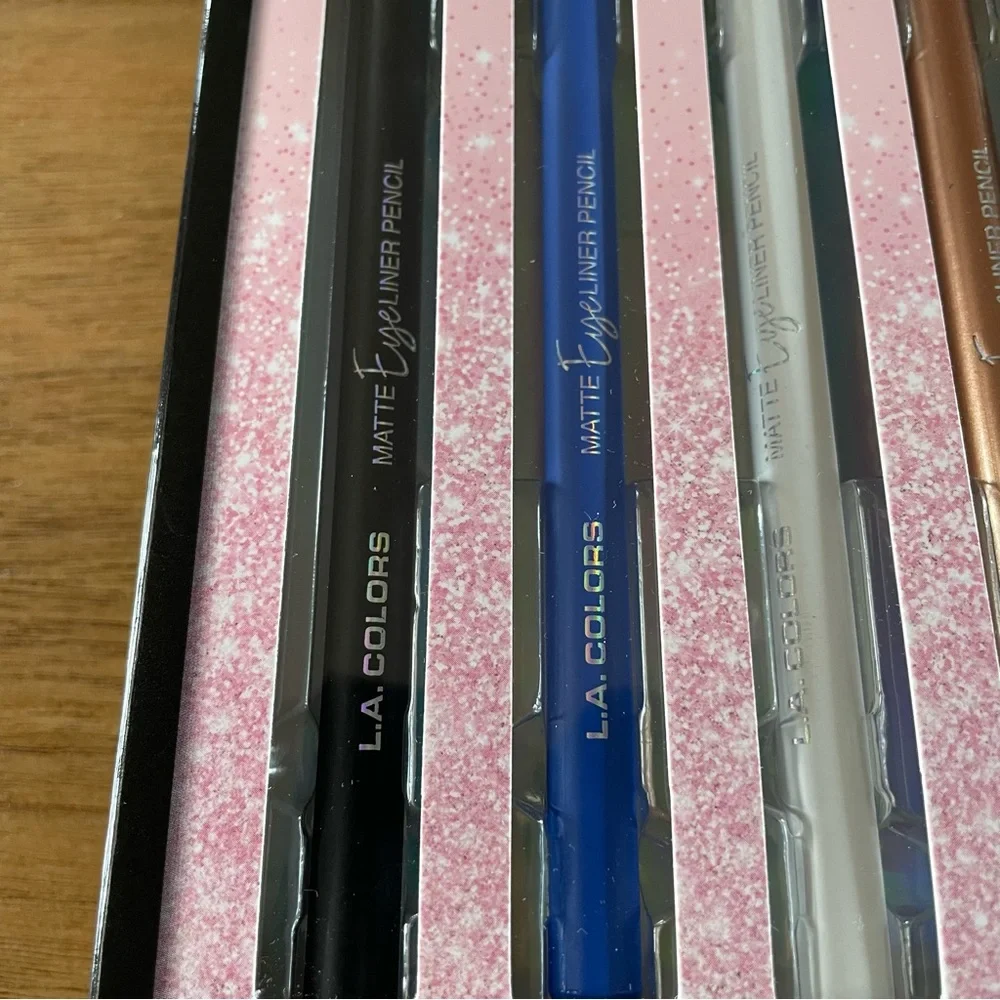NIP L.A. Colors 7 piece eyeliner set